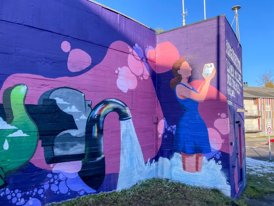 Forhåpningen trykkbasseng dekket av gatekunst_6