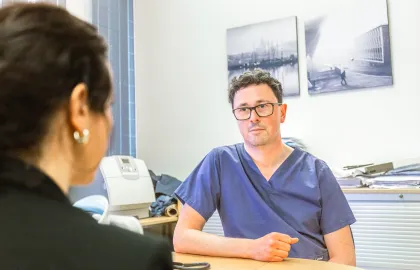 Kvinnelig pasient hos fastlege Kvinnelig pasient hos fastlege