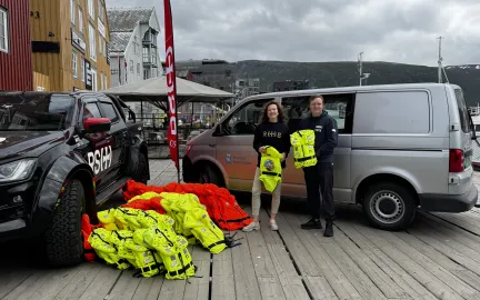 Turbo og redningsselskapet med redningsvester